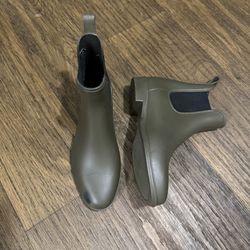 Chelsea A New Day Rain Boots Size 6 Women 