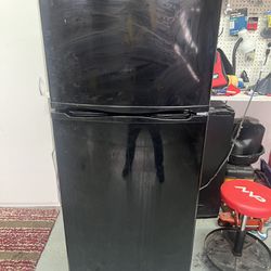 Whirlpool Top/bottom Small Refrigerator 