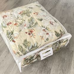Queen Size Floral Comforter