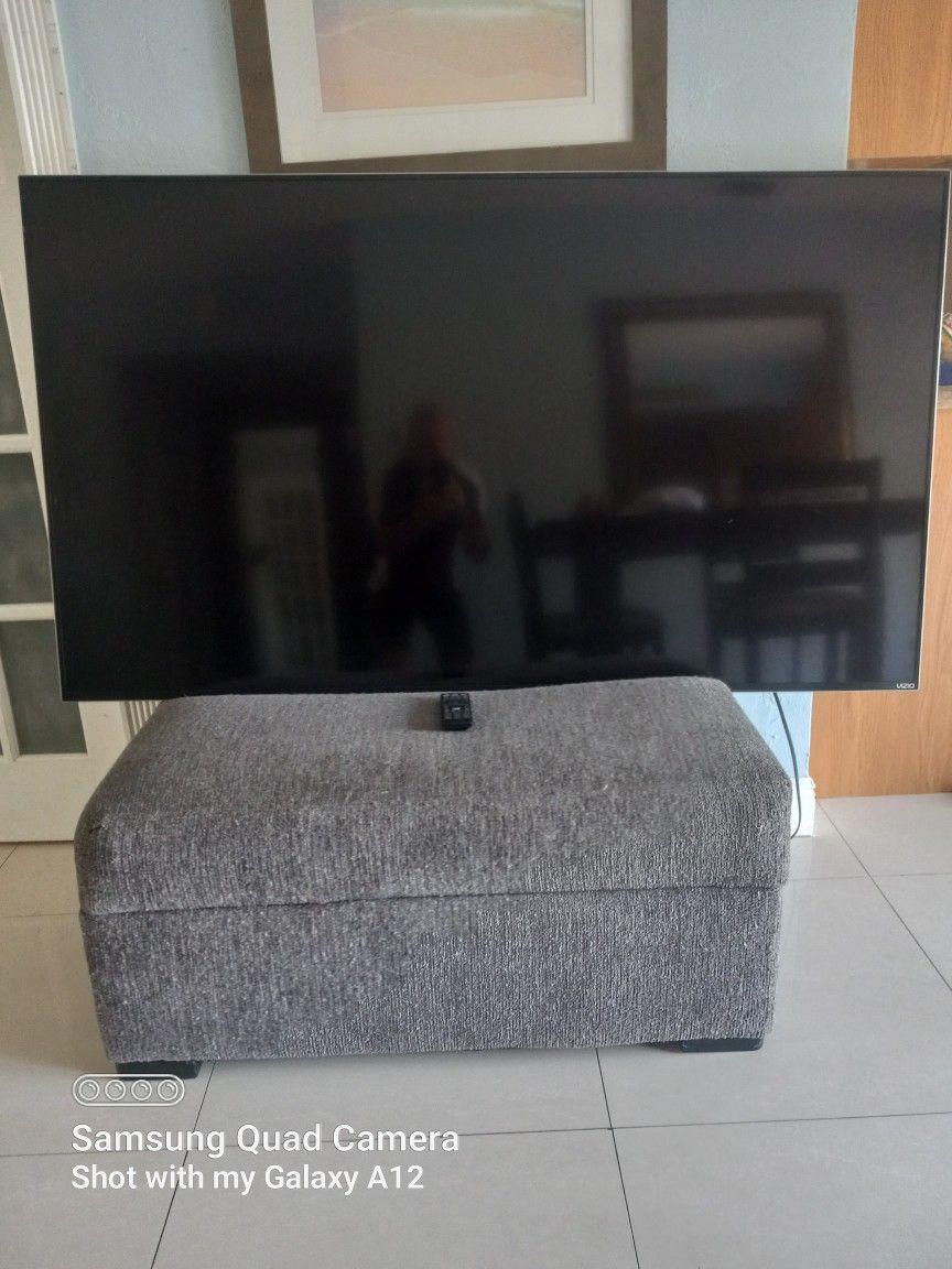 70" Vizio M70-C3 Smart TV /4k