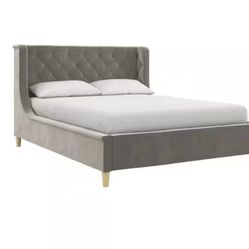 Full size Upholstered Bed -see pics - 81.5in (W) x 60.5in (D) x 42in (H)