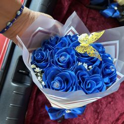 Ramo De Flores Eternas Azules De 10 Rosas 