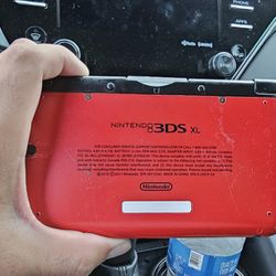 Red Nintendo 3DS XL