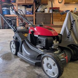 Honda HRX217 Mower