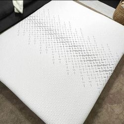 Nectar Premier Queen Mattress - LIKE NEW 