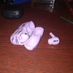 Earbuds