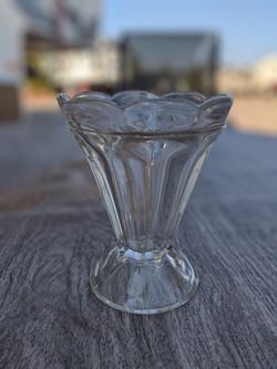 Set of 4 Vintage Soda Shop Style Ice Cream Sundae Glasses
