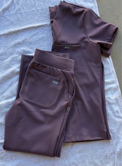 FIGS Scrub Set Top and Pants (FORMx)