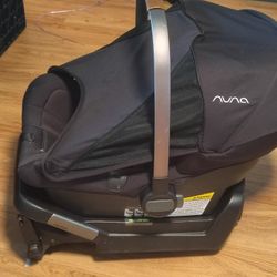 Nuna Infant Car seat  Fully Enclosed Cover 