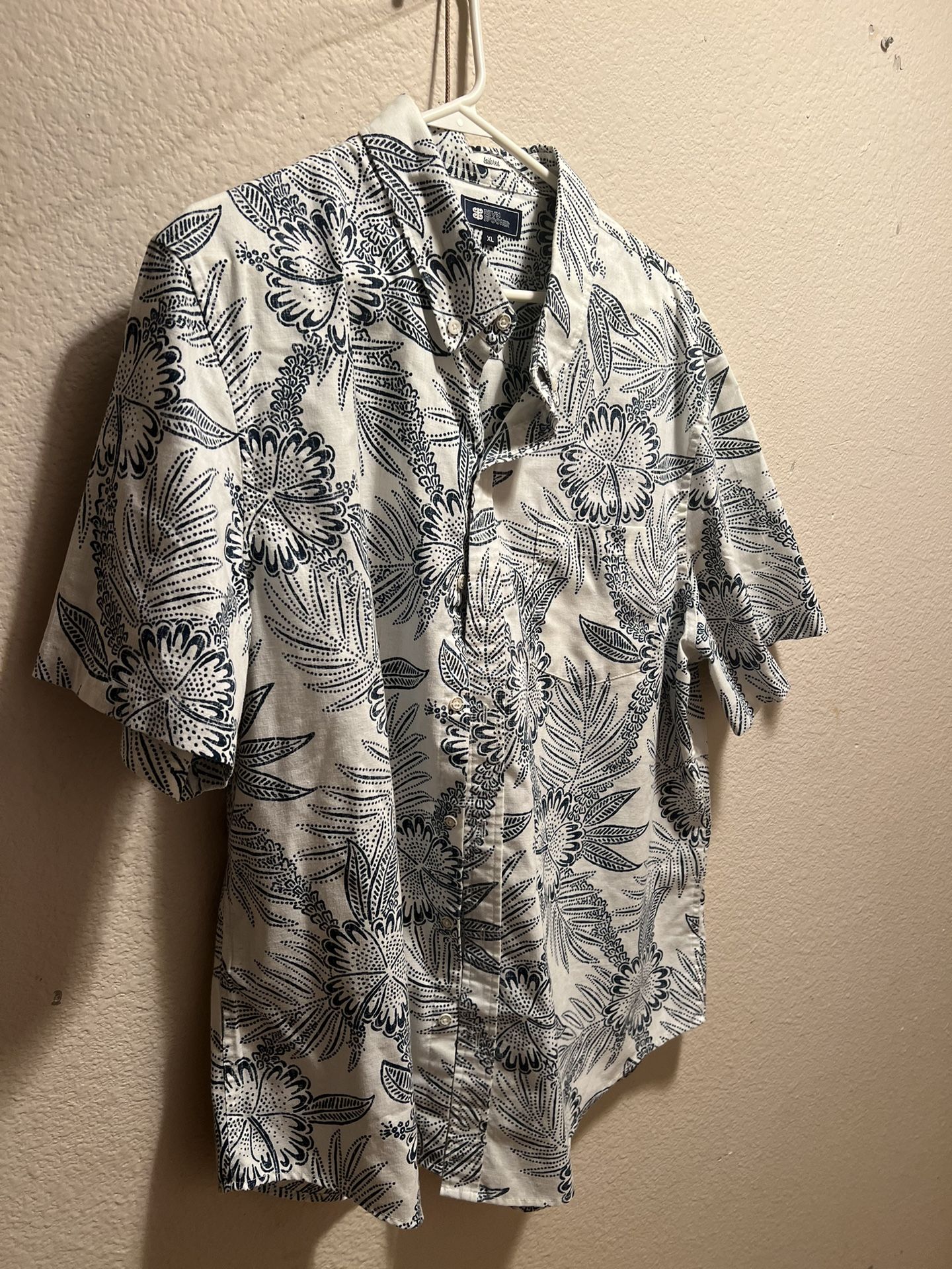 Reyn Spooner Men's Hawaiian Shirt - Button Front