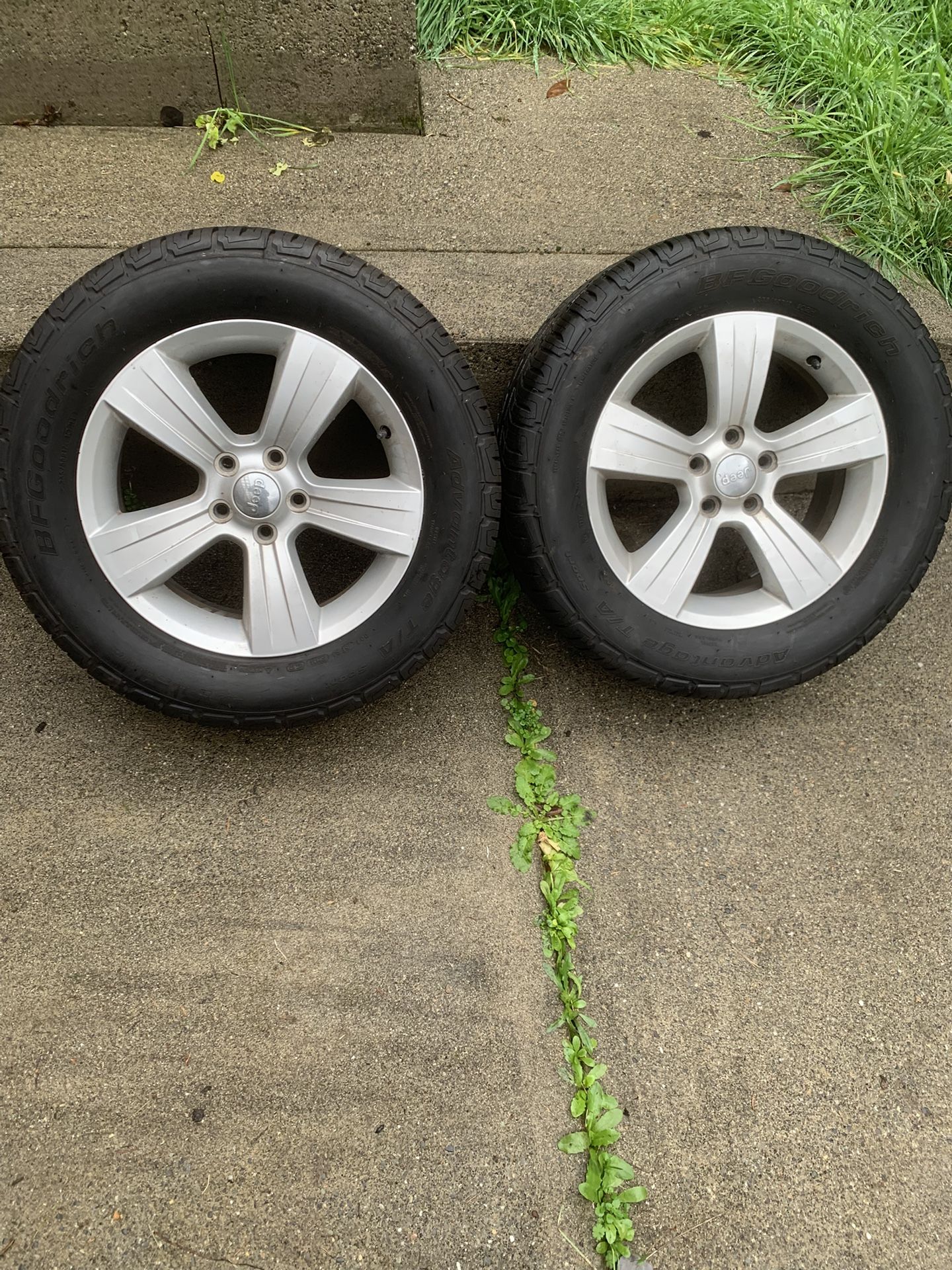 4-Wheel tires 235-60-17