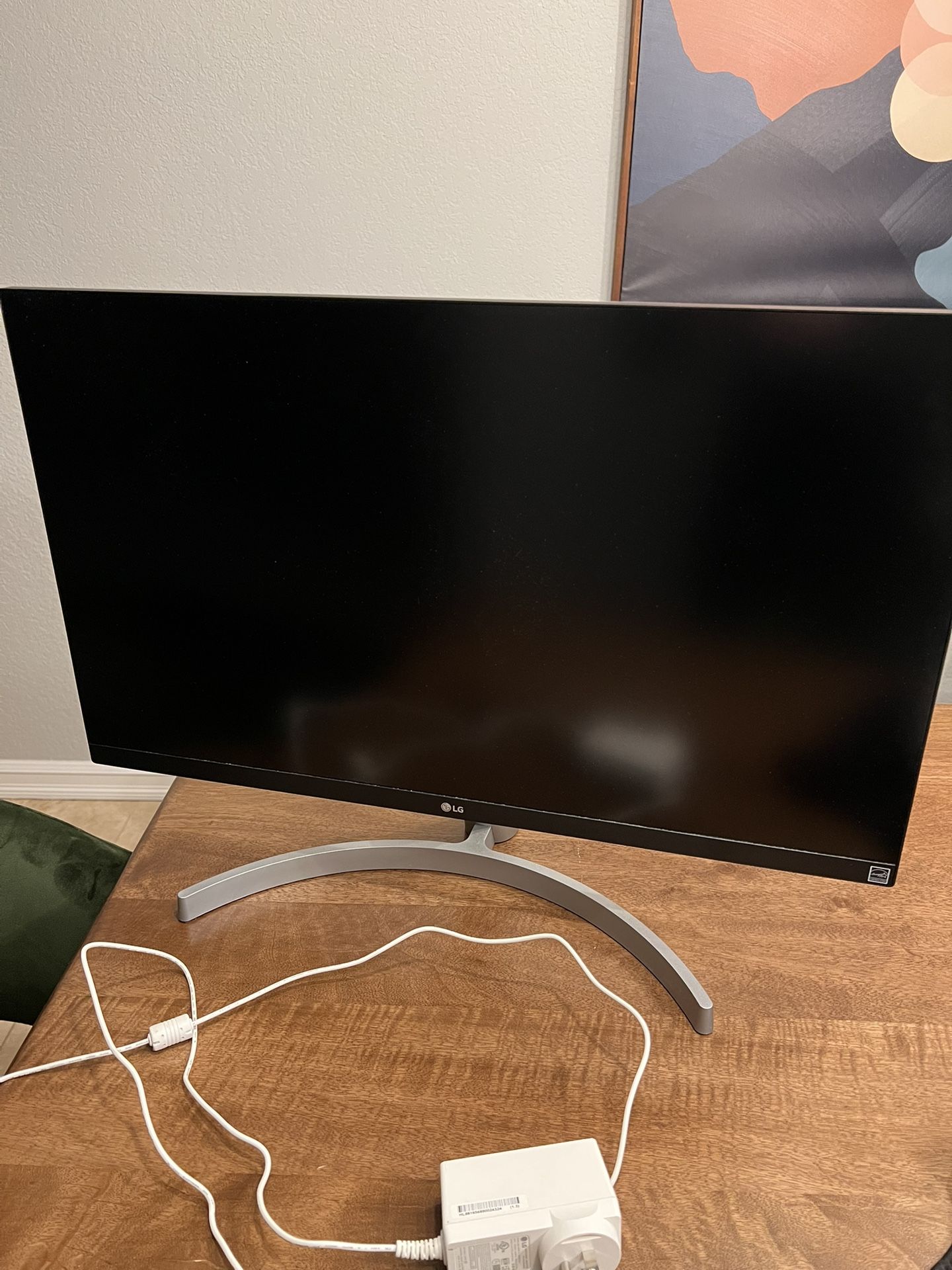 LG 27” 4K Monitor (LG27ul600)
