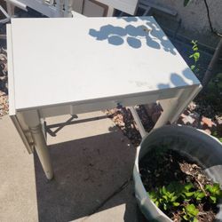 Small Desk Free