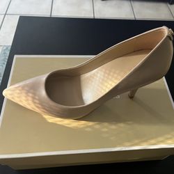 New Michael Kors Mid Pumps