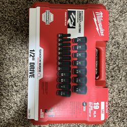Milwaukee 1/2 in impact socket set