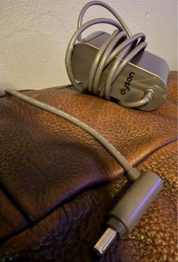 Dyson v10 charging cord