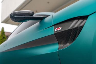 2022 Aston Martin Vantage Thumbnail