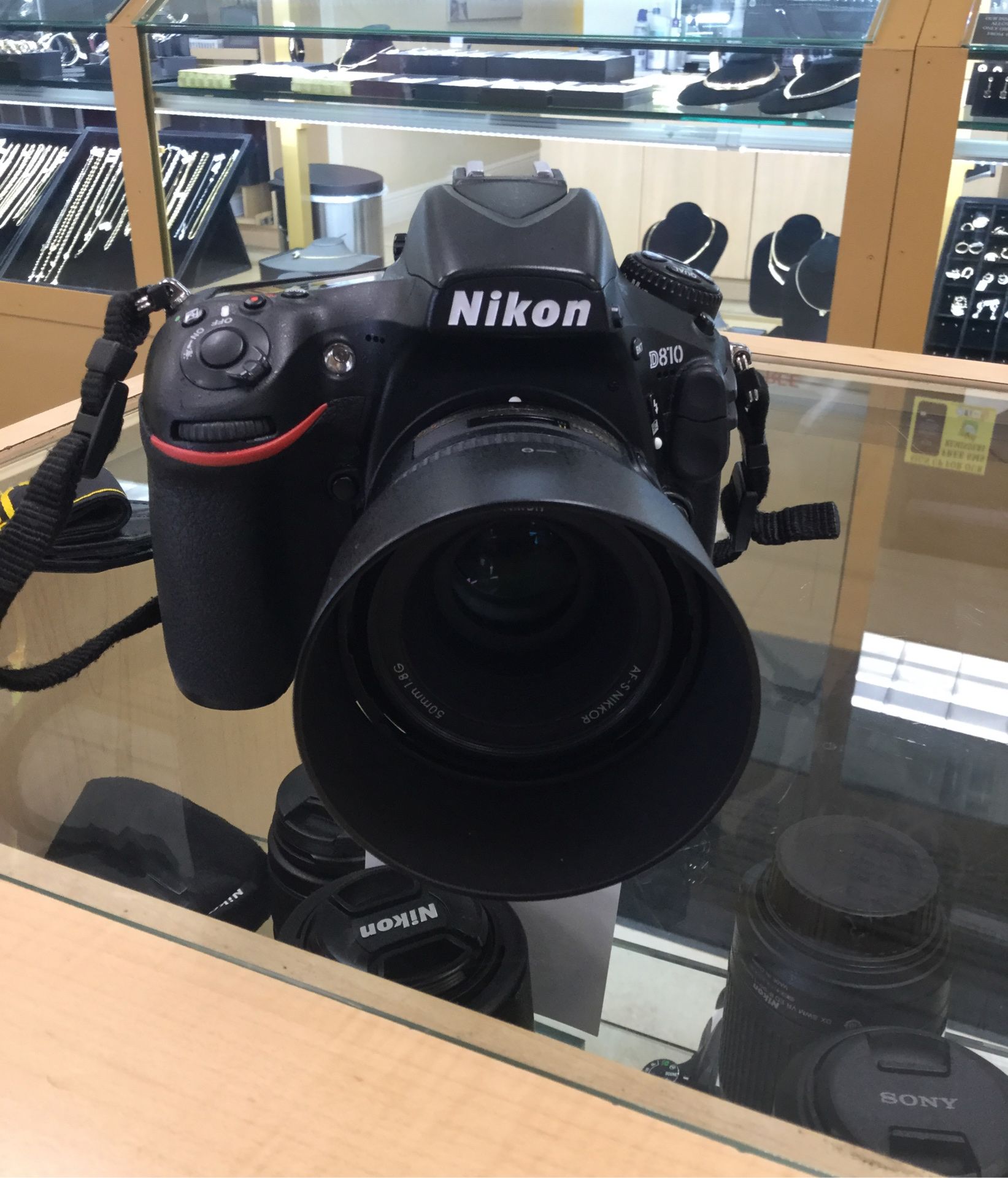 NIKON D810 $2300 obo