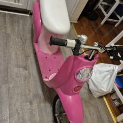 $225.  Mejor Oferta. Razor. Corre. 15mh.  Con Cargador  Nuebo. Baterias Nuebas