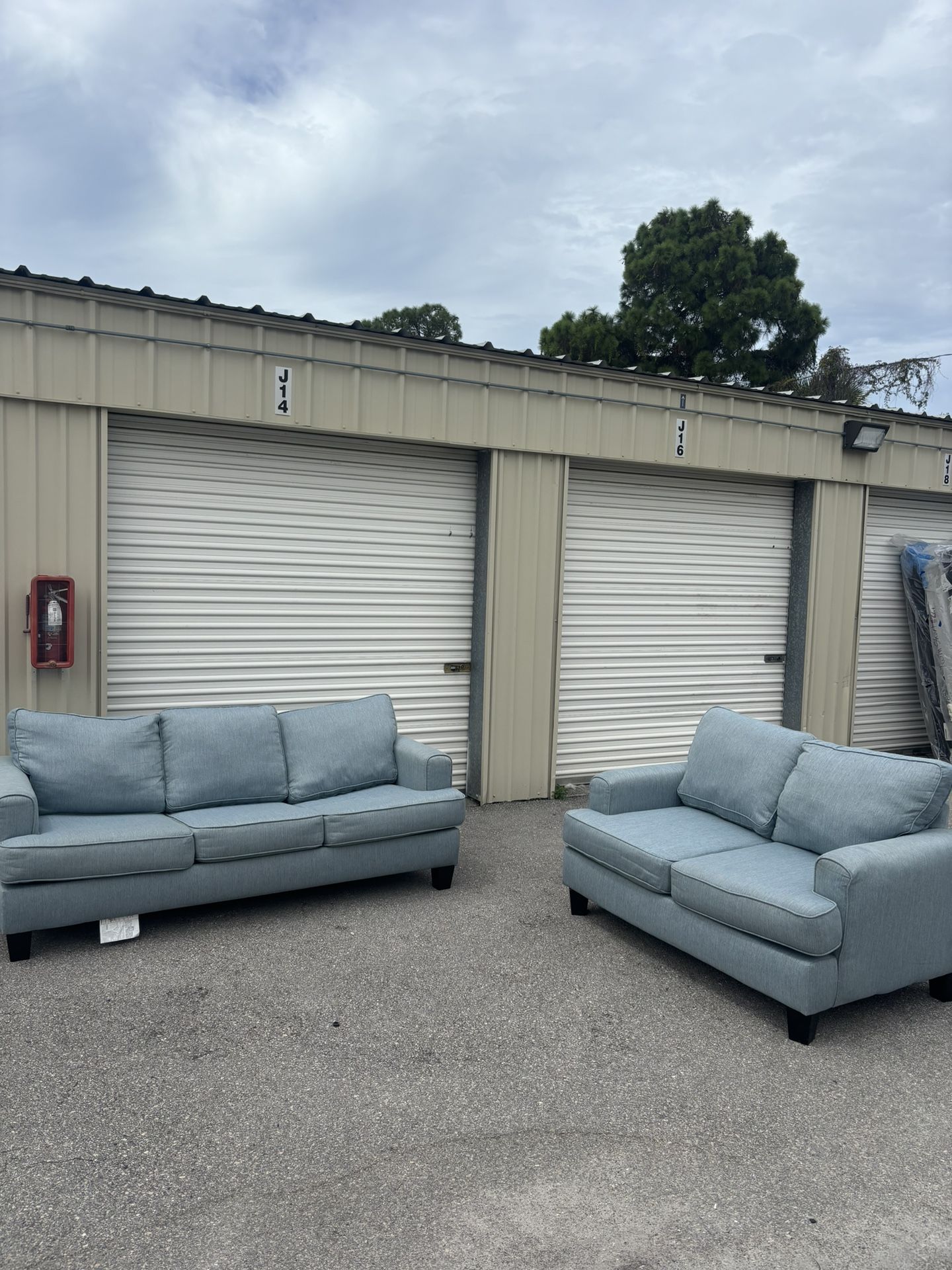 Rooms To Go Light Blue Sleeper Couch Set (Brand New Mattress) (Free Delivery)