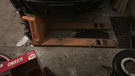 5600 lb pallet jack