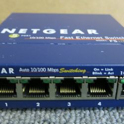 Netgear FS105 v2 External Prosafe 5 Port Fast Ethernet 10/100 Desktop Switch