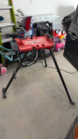 Milwaukee Leveling Tripod Chain Vise