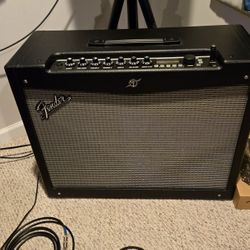 Fender Mustang Amp w/Footswitch & Dust Cover