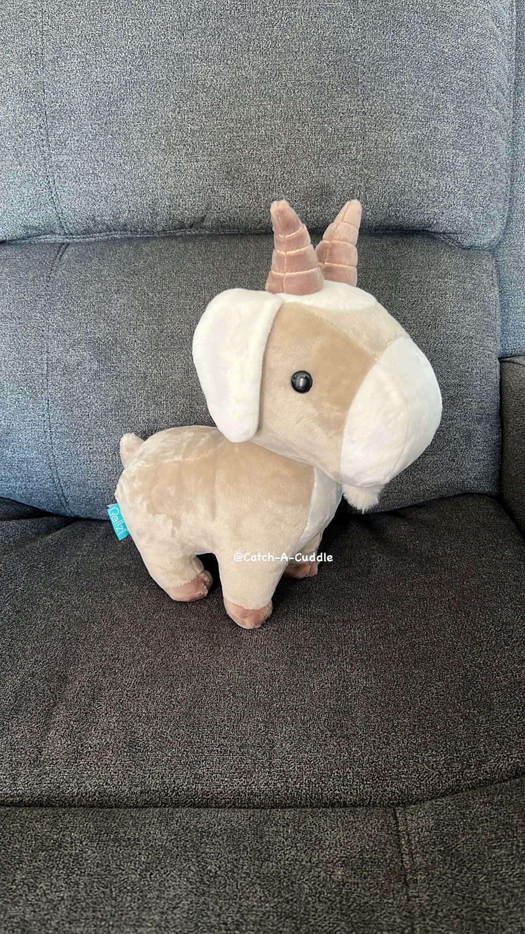 BRAND NEW Bellzi Goati Plush 12"