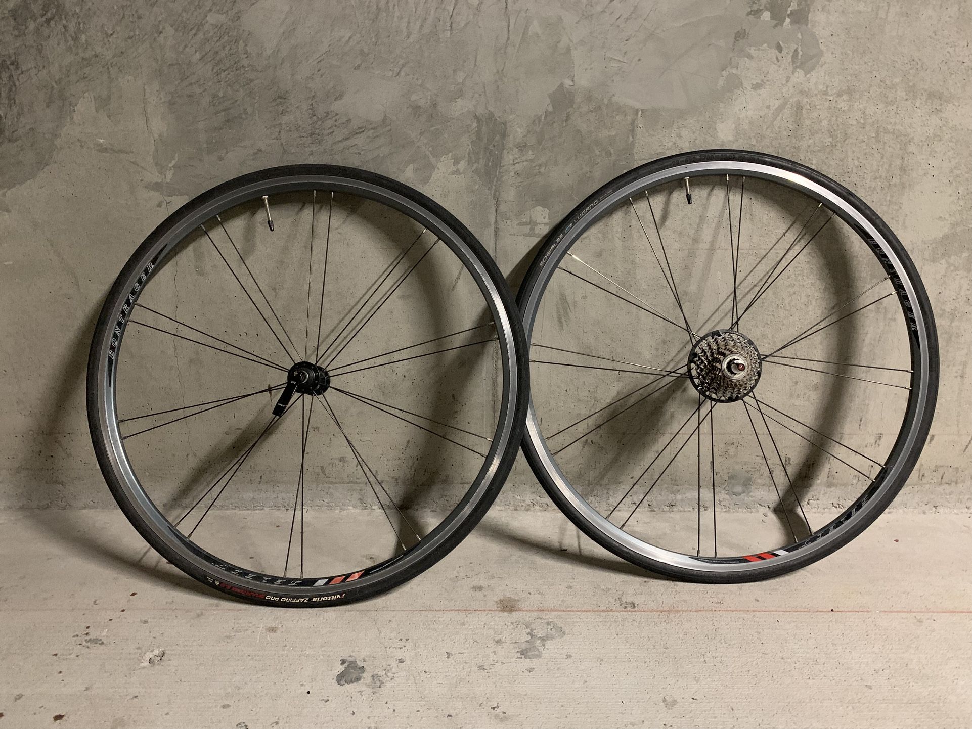 Bontrager Select 700c Wheelset 9 speed cassette