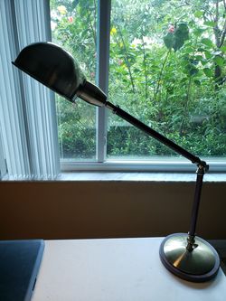 Desk lamp