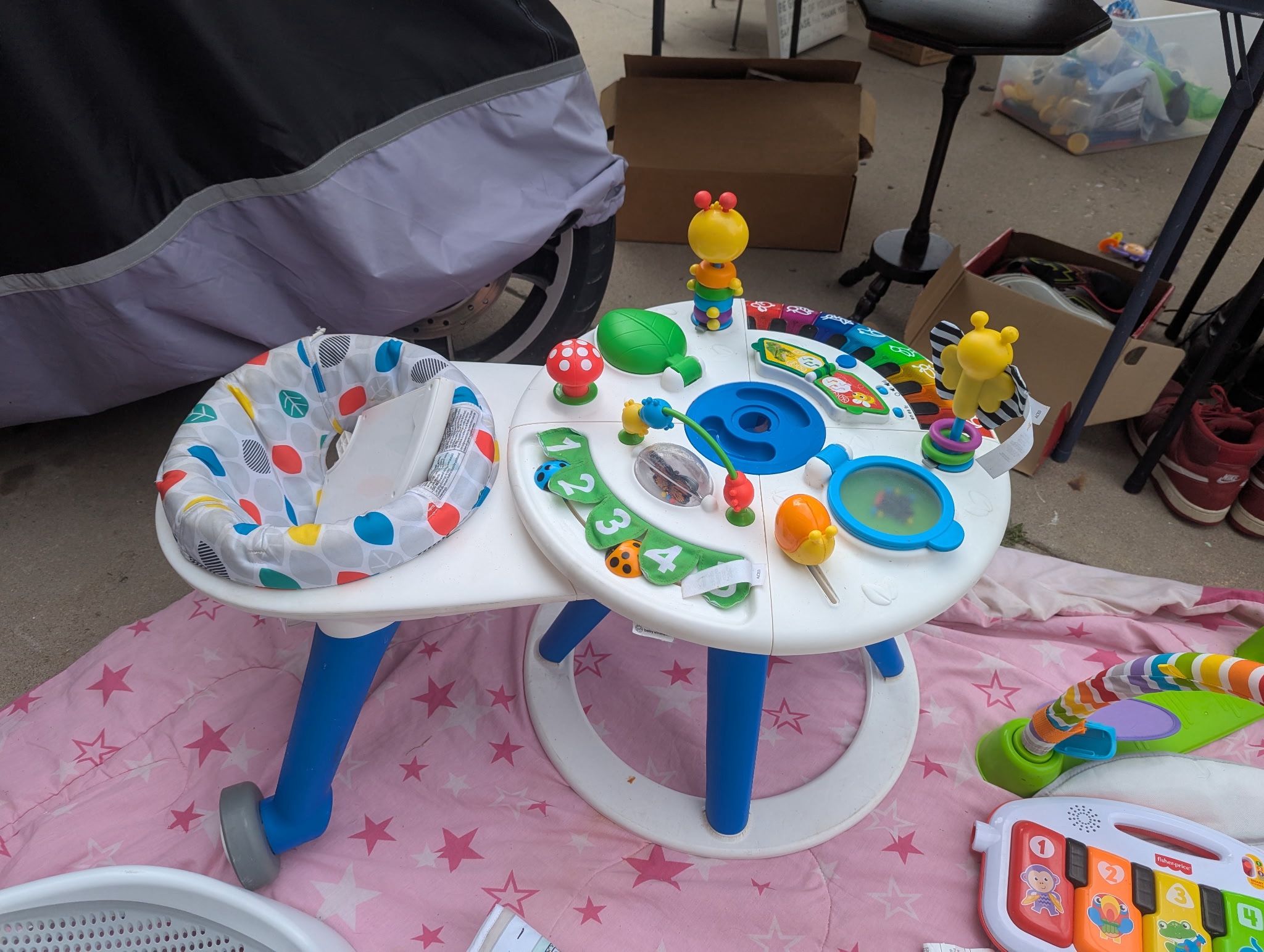 Little Einstein Activity Table