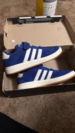Boys size 1y adidas
