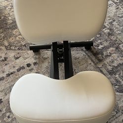 Ergonomic leather kneeling chair