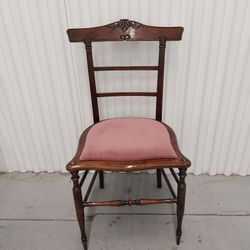 BEAUTIFUL. ANTIQUE  SIDE  CHAIR