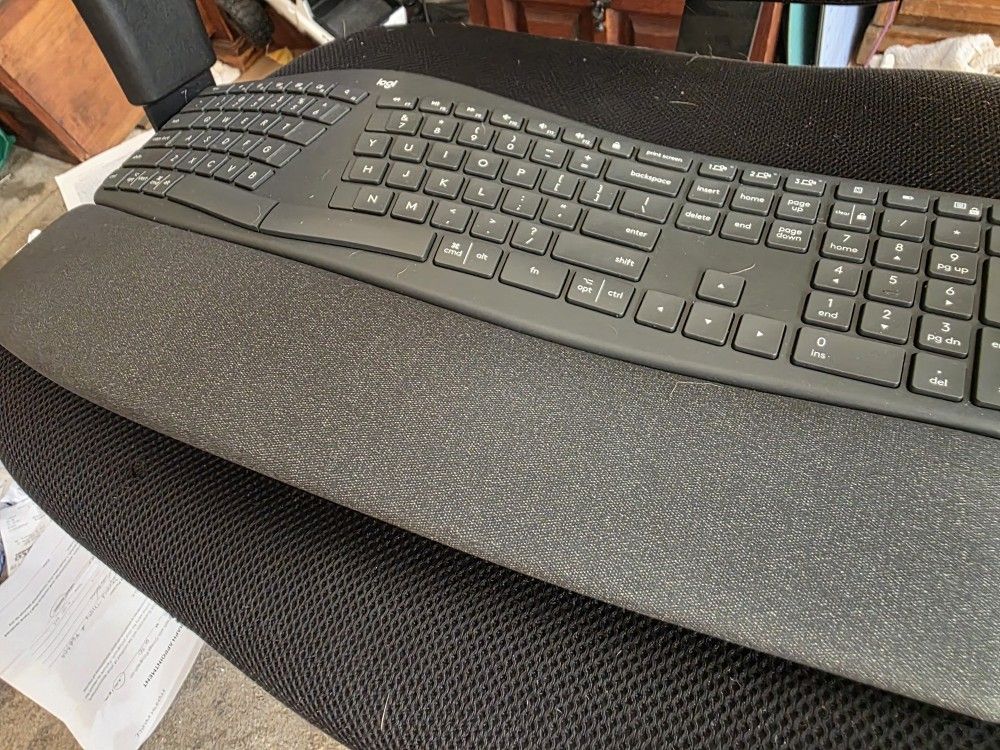 Curved Wireless Keyboard 