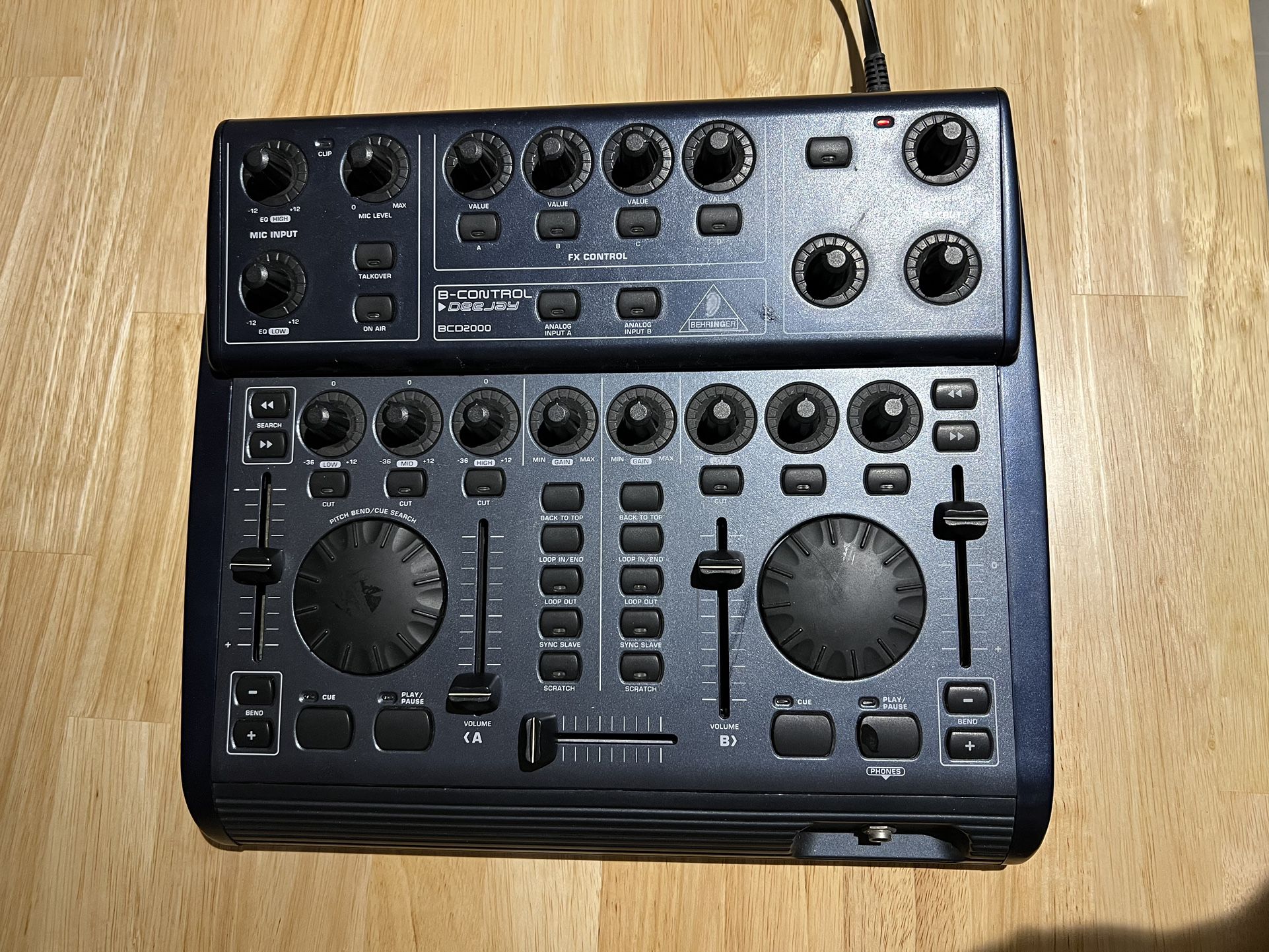 Behringer BCD2000 DJ Controller