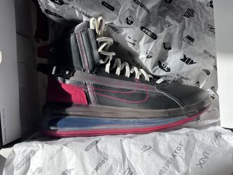 Nike Air Max 720 Saturn Size 11