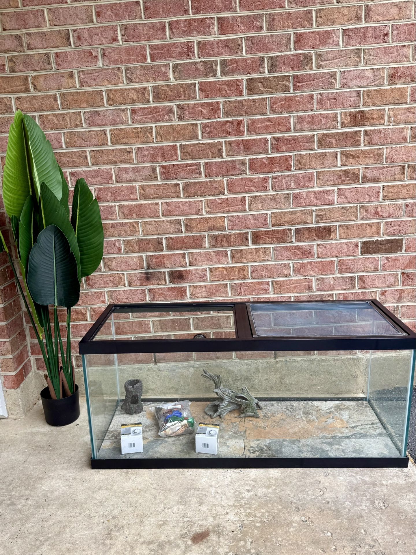 Glass Aquarium / Terrarium Tank with Accessories | 20 Gallon