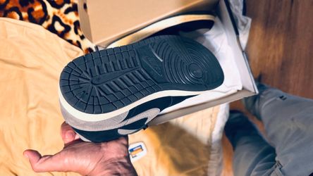 Nike  Light Wild Mango