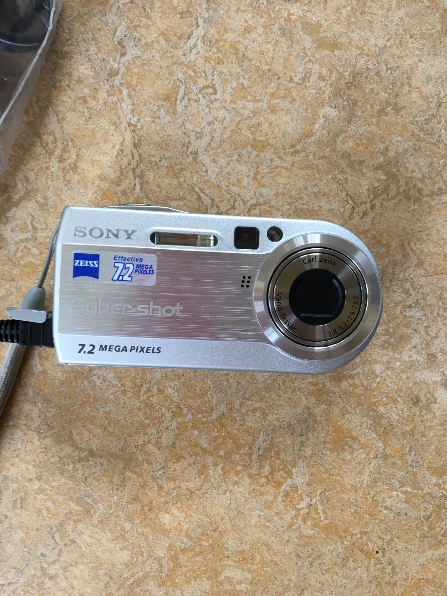 Sony cyber shot digital camera DSC-P150
