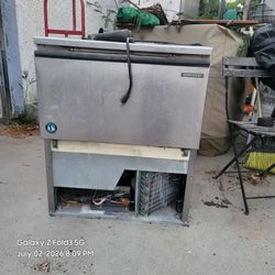 Commercial ice machine