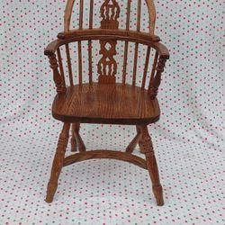Windsor Spindle Child Yew Wood Splat Back Windsor Chair English England Antique