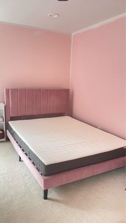Queen Bed Frame/Velvet Upholstered Platform Bed Frame with Headboard/Strong Wood Slats Support