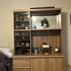 Entertainment center