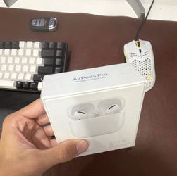 Apple AirPods Pro MagSafe Charging Case White Wireless Bluetooth In-Ear Earbuds