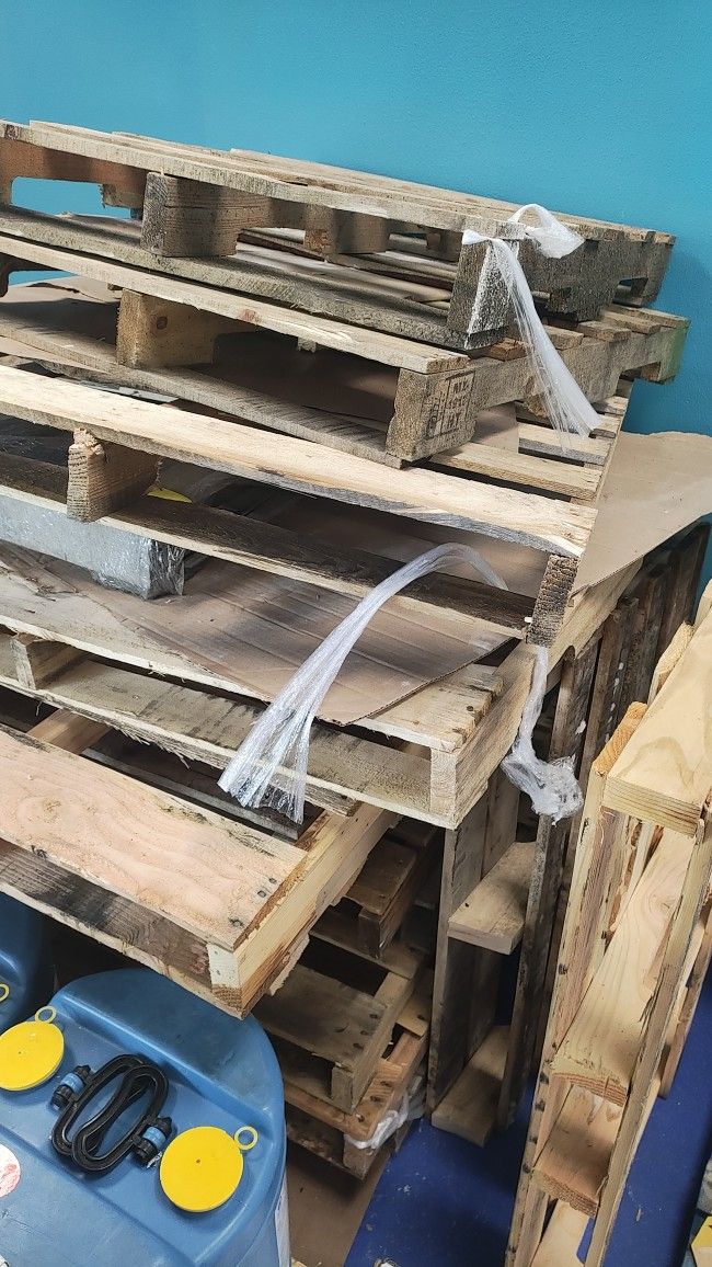Free Pallets!