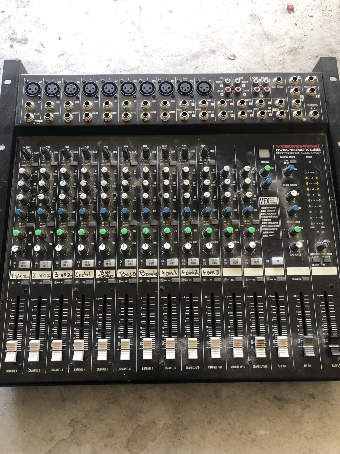 Cerwin-Vega 16 channels mixer
