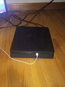 Ps4 slim and controller