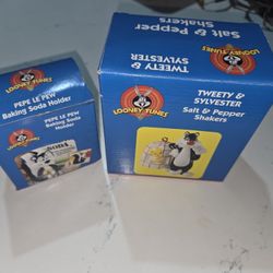Looney Tunes Salt And Pepper Shaker and Backing Soda Holder Never Used Or Opened